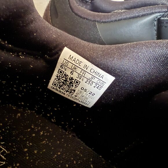 Adidas sneakers, men's size 6.5 - Picture 3 of 5